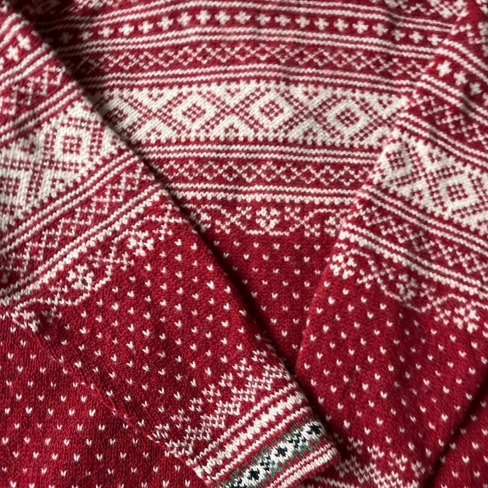 Women’s LL Bean Sweater Medium Red Beige Green Wool Buttons - Picture 10 of 14